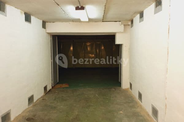 Pronájem garáže 18 m², Písečná, Hlavní město Praha Pronájem garáže 18 m², Písečná, Hlavní město Praha
