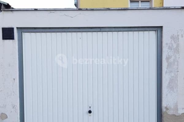 Pronájem garáže 18 m², Mánesova, České Budějovice Pronájem garáže 18 m², Mánesova, České Budějovice