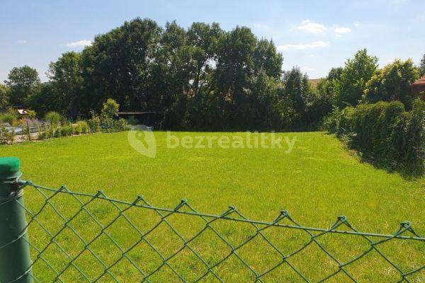 Prodej pozemku 1.279 m², Polní, Veleň