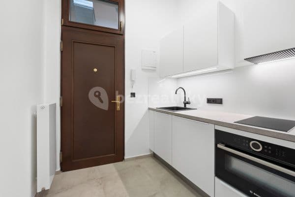 Pronájem bytu 1+kk 26 m², Ostrovní, Praha Pronájem bytu 1+kk 26 m², Ostrovní, Praha