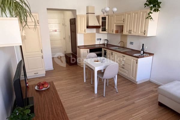 Pronájem bytu 2+kk 40 m², Bořivojova, Praha Pronájem bytu 2+kk 40 m², Bořivojova, Praha