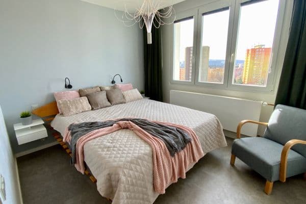 Pronájem bytu 3+1 83 m², Zárubova, Praha Pronájem bytu 3+1 83 m², Zárubova, Praha