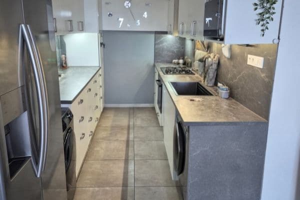Pronájem bytu 3+kk 66 m², Jažlovická, Praha Pronájem bytu 3+kk 66 m², Jažlovická, Praha