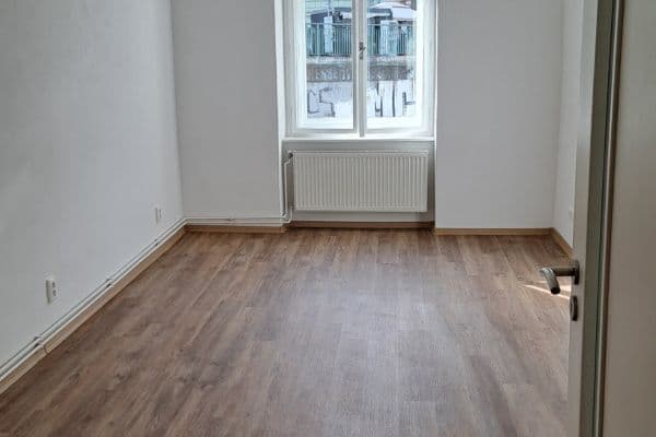 Pronájem bytu 1+1 38 m², Husitská, Praha Pronájem bytu 1+1 38 m², Husitská, Praha