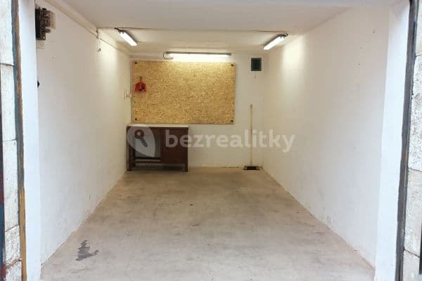 Pronájem garáže 18 m², Světlá, Brno Pronájem garáže 18 m², Světlá, Brno