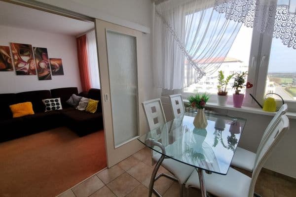 Pronájem bytu 3+1 68 m², Jerevanská, Kladno Pronájem bytu 3+1 68 m², Jerevanská, Kladno