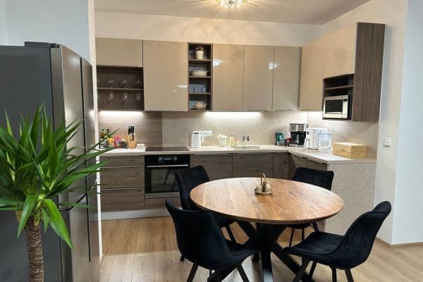 Pronájem bytu 80 m², Zapova, Praha Pronájem bytu 80 m², Zapova, Praha