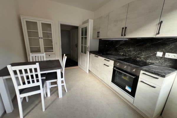 Pronájem bytu 1+kk 30 m², třída Dukelských hrdinů, Jáchymov Pronájem bytu 1+kk 30 m², třída Dukelských hrdinů, Jáchymov