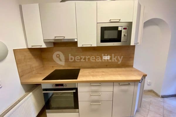 Pronájem bytu 1+1 37 m², Husova, Zlonice Pronájem bytu 1+1 37 m², Husova, Zlonice