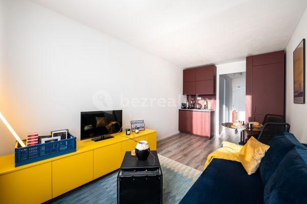 Prodej bytu 1+kk 23 m², Čenětická, Hlavní město Praha