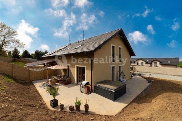 Prodej domu 200 m², pozemek 1.461 m², Pod Skalkou, Chomutovice