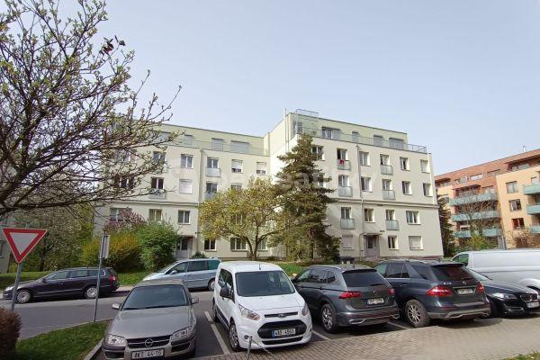 Prodej bytu 2+1 50 m², Na Okraji, Hlavní město Praha