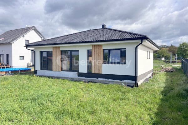 Prodej domu 101 m², pozemek 531 m², Krakovany, Středočeský kraj