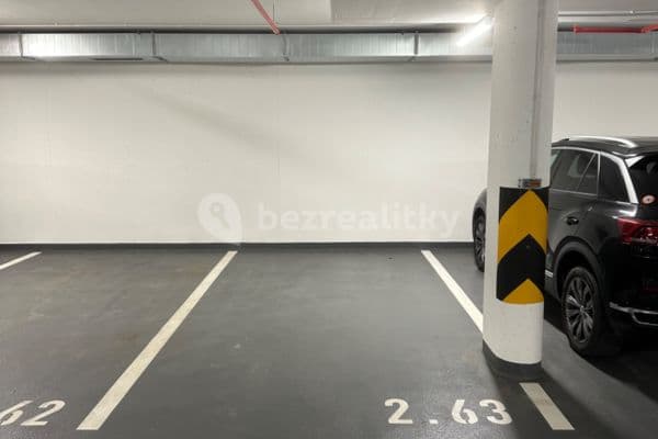 Pronájem garáže 14 m², Oktábcových, Praha Pronájem garáže 14 m², Oktábcových, Praha