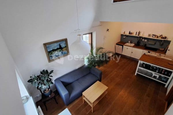 Pronájem bytu 1+kk 38 m², Uruguayská, Praha Pronájem bytu 1+kk 38 m², Uruguayská, Praha