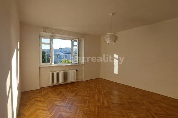 Prodej bytu 1+kk 32 m², 5. května, Praha