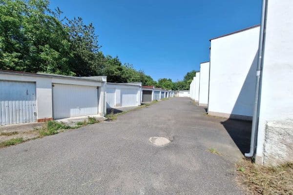 Pronájem garáže 17 m², Houdova, Hlavní město Praha Pronájem garáže 17 m², Houdova, Hlavní město Praha