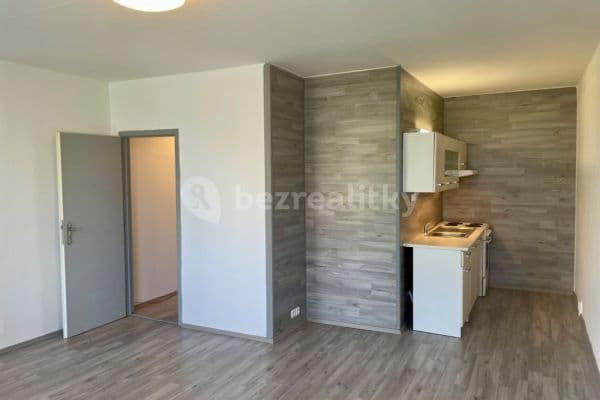 Pronájem bytu 1+kk 31 m², Zalužanská, Chlumec Pronájem bytu 1+kk 31 m², Zalužanská, Chlumec