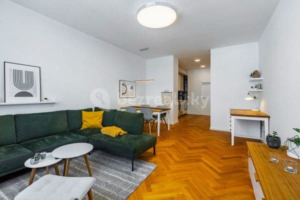 Pronájem bytu 3+1 90 m², Chodská, Praha