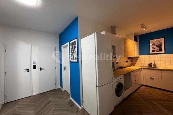 Pronájem bytu 3+1 73 m², Bulharská, Praha