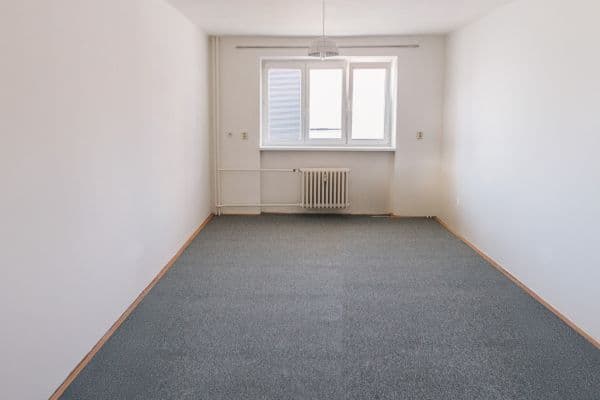 Pronájem bytu 2+1 60 m², Železničního pluku, Pardubice Pronájem bytu 2+1 60 m², Železničního pluku, Pardubice