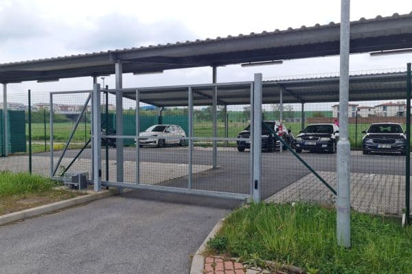 Pronájem garáže 10 m², Želetická, Praha Pronájem garáže 10 m², Želetická, Praha