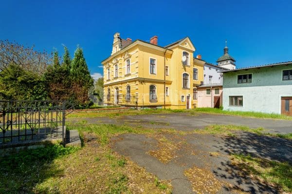 Prodej domu 1.225 m², pozemek 1.472 m², Lipová, 