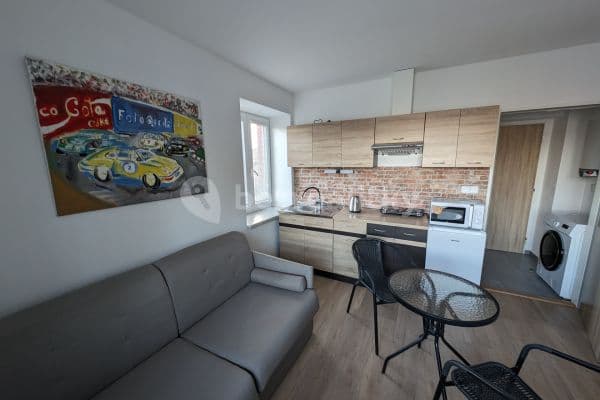 Pronájem bytu 1+kk 25 m², Kladenská, Přelouč Pronájem bytu 1+kk 25 m², Kladenská, Přelouč