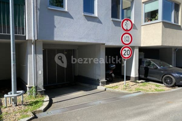 Pronájem garáže 12 m², Jednořadá, Praha, Praha Pronájem garáže 12 m², Jednořadá, Praha, Praha