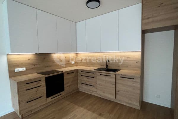 Pronájem bytu 2+kk 58 m², U Pivovaru, Benešov, Středočeský kraj Pronájem bytu 2+kk 58 m², U Pivovaru, Benešov, Středočeský kraj