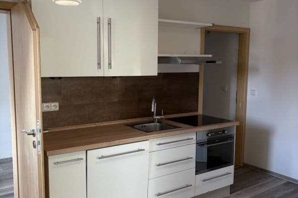 Pronájem bytu 2+1 60 m², Moskevská, Karlovy Vary Pronájem bytu 2+1 60 m², Moskevská, Karlovy Vary