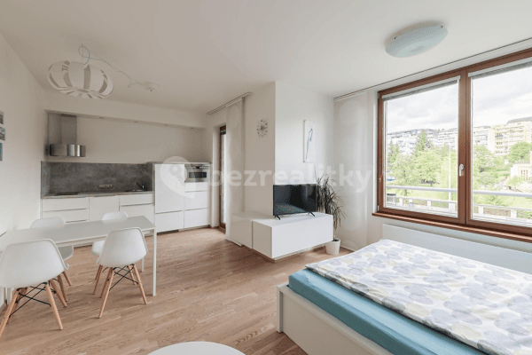 Pronájem bytu 1+kk 39 m², Patočkova, Praha Pronájem bytu 1+kk 39 m², Patočkova, Praha