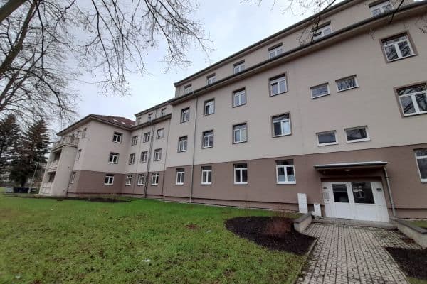Pronájem bytu 1+kk 21 m², Slepá, Milovice Pronájem bytu 1+kk 21 m², Slepá, Milovice