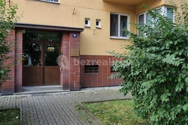 Pronájem bytu 2+1 71 m², 28. pluku, Hlavní město Praha Pronájem bytu 2+1 71 m², 28. pluku, Hlavní město Praha