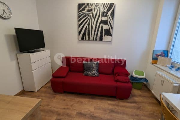 Pronájem bytu Garsoniéra 19 m², Suchdolské náměstí, Praha Pronájem bytu Garsoniéra 19 m², Suchdolské náměstí, Praha