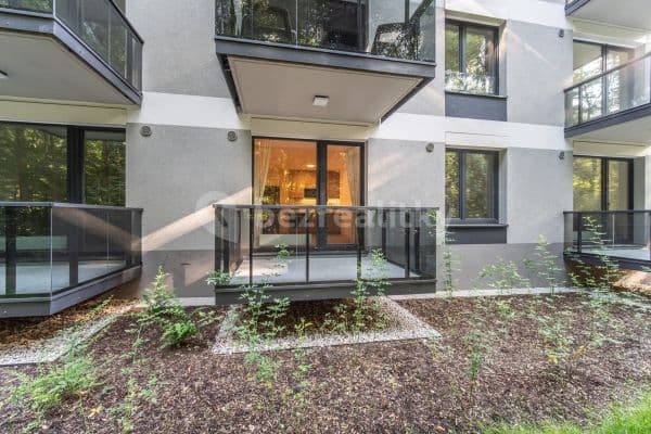 Pronájem bytu 1+kk 43 m², Nurmiho, Praha Pronájem bytu 1+kk 43 m², Nurmiho, Praha