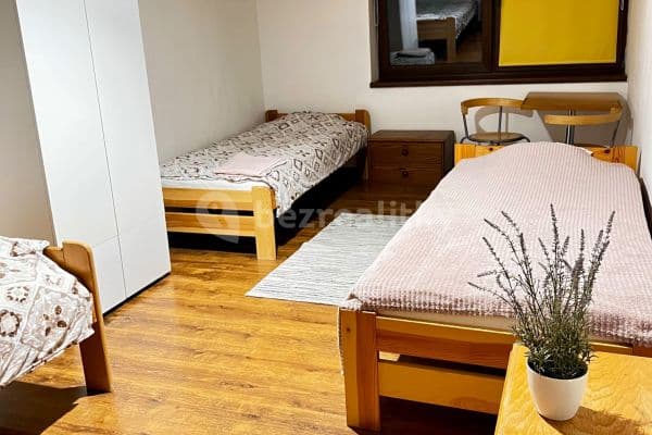 Pronájem bytu 1+kk 120 m², Vlašimská, Benešov Pronájem bytu 1+kk 120 m², Vlašimská, Benešov