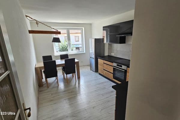 Prodej bytu 3+1 78 m², Husovo náměstí, Mladá Vožice Prodej bytu 3+1 78 m², Husovo náměstí, Mladá Vožice