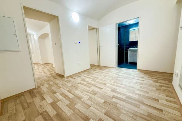 Prodej bytu 2+1 56 m², Čestmírova, Hlavní město Praha Prodej bytu 2+1 56 m², Čestmírova, Hlavní město Praha