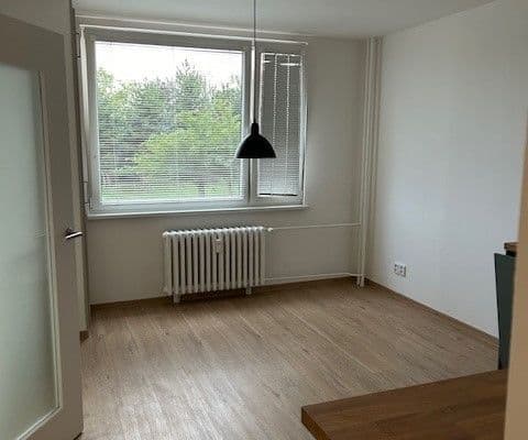 Pronájem bytu 2+kk 45 m², třída Edvarda Beneše, Hradec Králové Pronájem bytu 2+kk 45 m², třída Edvarda Beneše, Hradec Králové