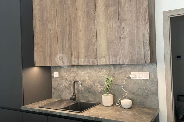 Pronájem bytu 1+kk 33 m², Frištenského, Olomouc Pronájem bytu 1+kk 33 m², Frištenského, Olomouc