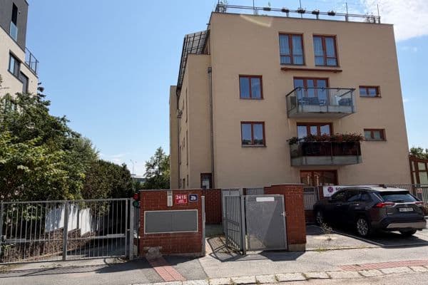 Pronájem bytu 1+kk 33 m², Nad Rokoskou, Praha Pronájem bytu 1+kk 33 m², Nad Rokoskou, Praha