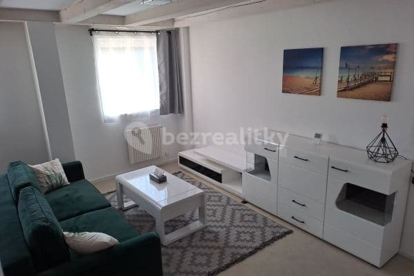 Pronájem bytu 2+kk 50 m², Za rybníkem, Lišany Pronájem bytu 2+kk 50 m², Za rybníkem, Lišany