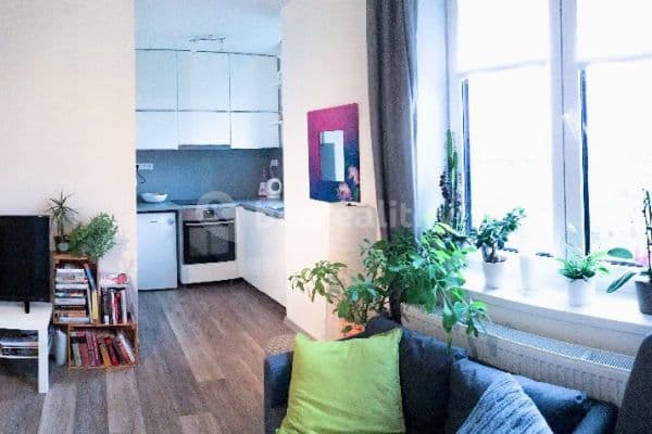 Pronájem bytu 1+kk 28 m², Kašparova, Pardubice Pronájem bytu 1+kk 28 m², Kašparova, Pardubice