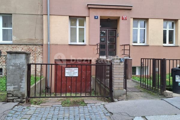 Pronájem garáže 16 m², Nad Malým mýtem, Praha Pronájem garáže 16 m², Nad Malým mýtem, Praha