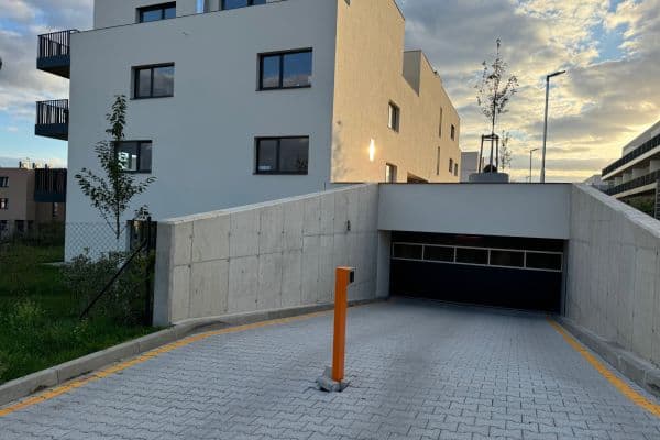 Pronájem bytu 2+kk 45 m², U Židovského hřbitova, Beroun Pronájem bytu 2+kk 45 m², U Židovského hřbitova, Beroun