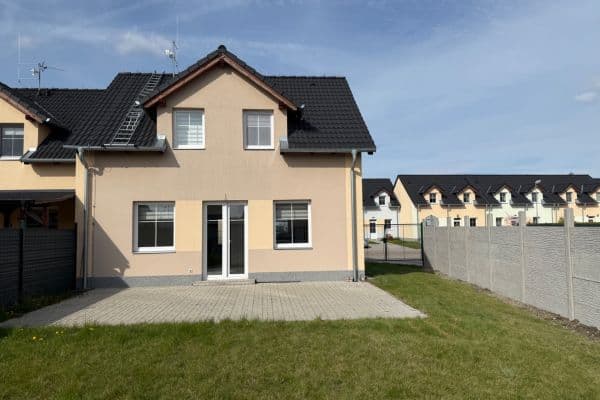 Pronájem domu 130 m², pozemek 305 m², Kozomínská, Postřižín Pronájem domu 130 m², pozemek 305 m², Kozomínská, Postřižín