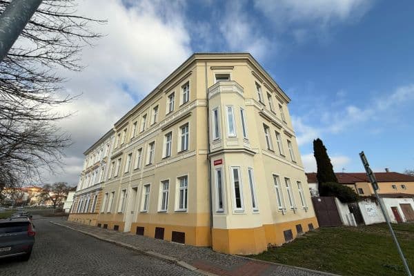 Pronájem bytu 3+1 92 m², Ostrovní, Litoměřice Pronájem bytu 3+1 92 m², Ostrovní, Litoměřice