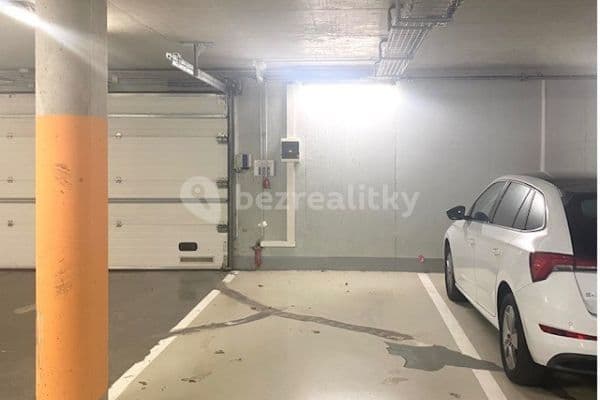 Pronájem garáže 6 m², Na Okraji, Praha Pronájem garáže 6 m², Na Okraji, Praha