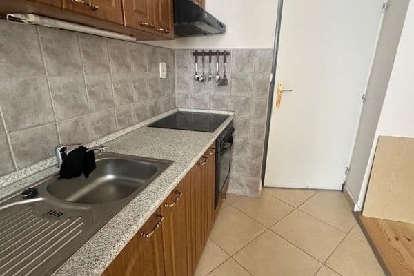 Pronájem bytu 1+1 40 m², Hartigova, Praha Pronájem bytu 1+1 40 m², Hartigova, Praha